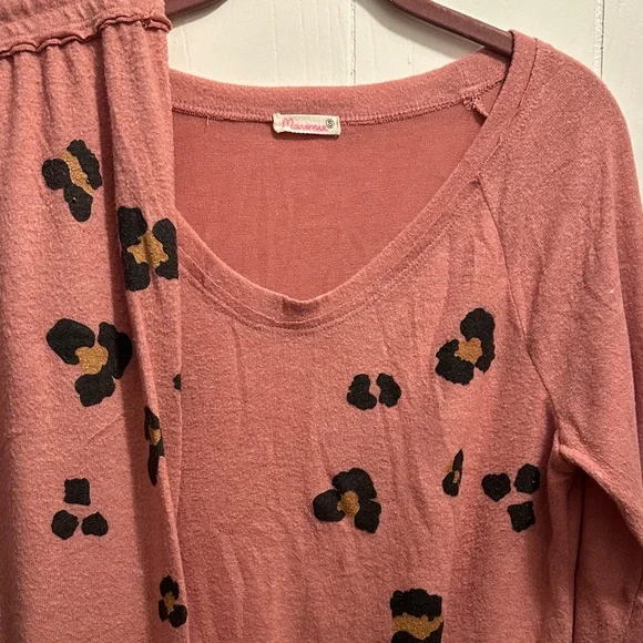 Women's Coral Leopard Print Pajama Set - Picture 2 of 15